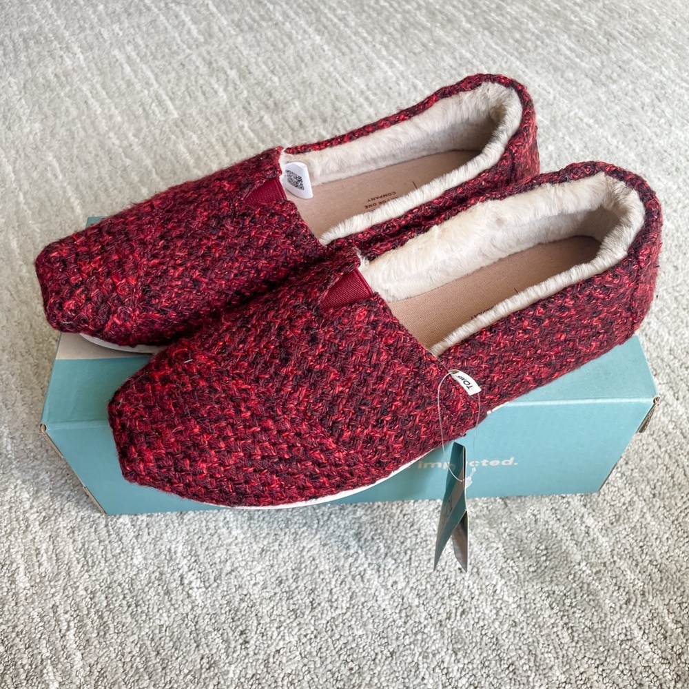 TOMS Alpargata Red Heathered Sweater Knit/Faux Fur slip-on shoes - size 7
